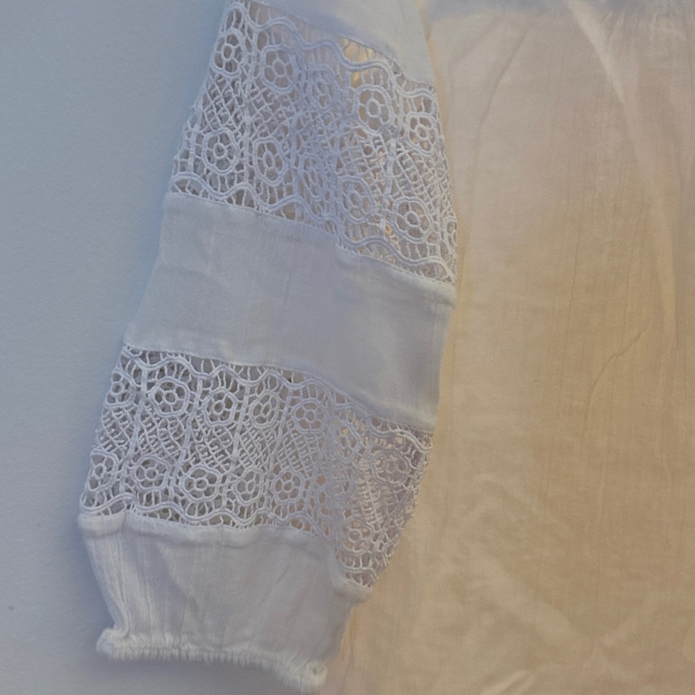 Old Navy White Textured Top - Picture 3 of 5